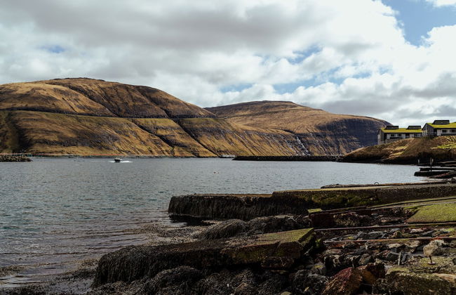 Seaside Nest | Charming Waterfront Retreat - Photo 17