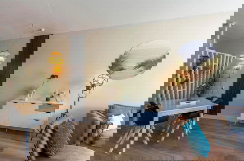 Foto 14 - Cozy Beachside Apartment