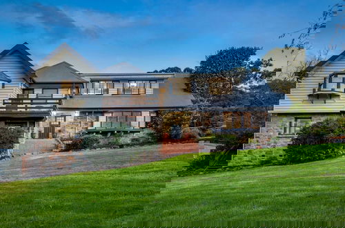 Foto 5 - The Peninsula Chateau Lodge-inspired Luxury