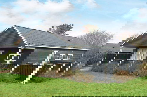 Foto 1 - 9 Person Holiday Home in Humble