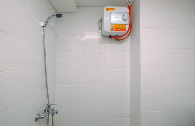 Cozy Living Studio At Grand Dhika City Jatiwarna Apartment - Foto 9