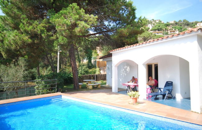 Peaceful Villa in Canyelles With Swimming Pool - Foto 15
