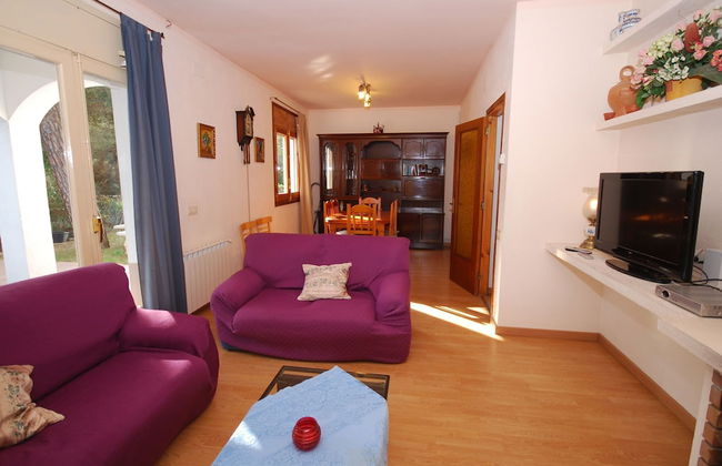 Peaceful Villa in Canyelles With Swimming Pool - Foto 5