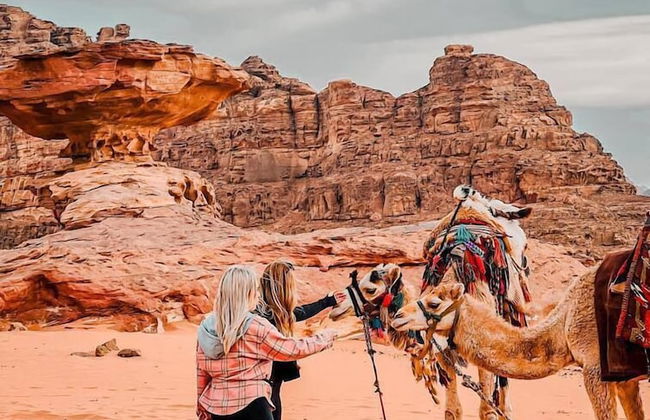 Moon life in Wadi Rum - Foto 62