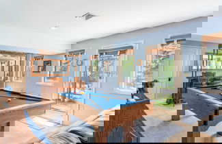 Foto 3 - Twin Waters by Avantstay Patio + Pool Table