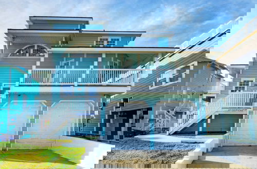 Foto 43 - Holiday Beach House by Avantstay Pool + Beach