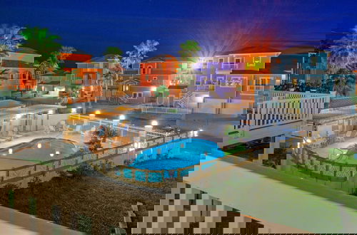 Foto 21 - Holiday Beach House by Avantstay Pool + Beach