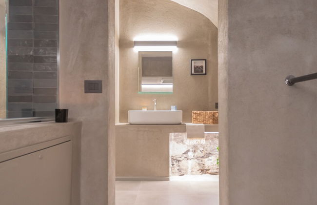 Urio s Castle Suites - Photo 16