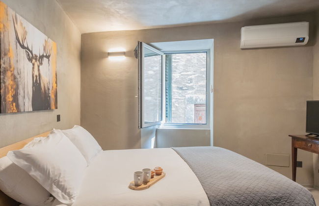 Urio s Castle Suites - Photo 6