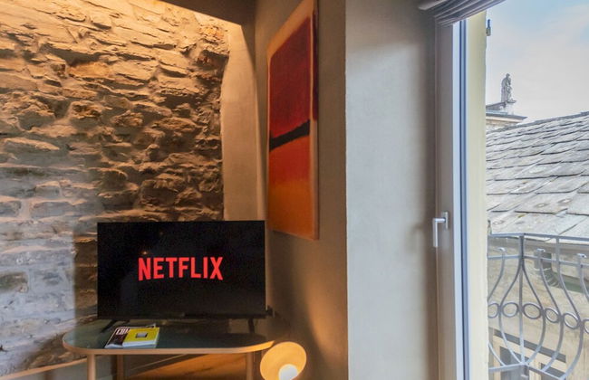 Urio s Castle Suites - Photo 10