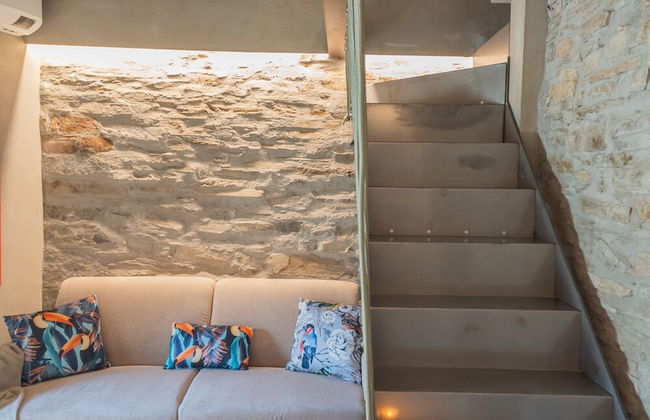 Urio s Castle Suites - Photo 38