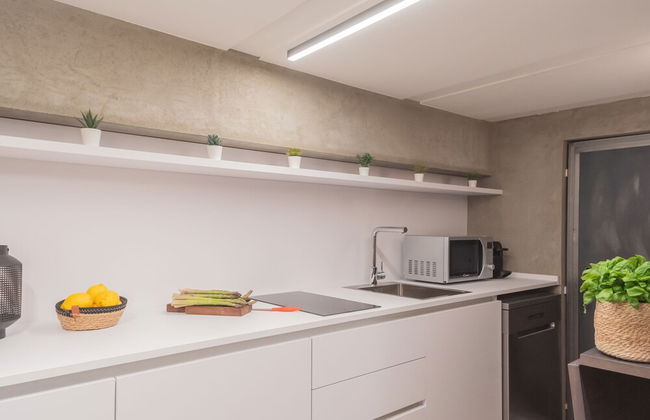 Urio s Castle Suites - Photo 29