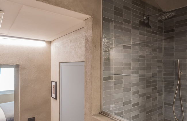 Urio s Castle Suites - Photo 26