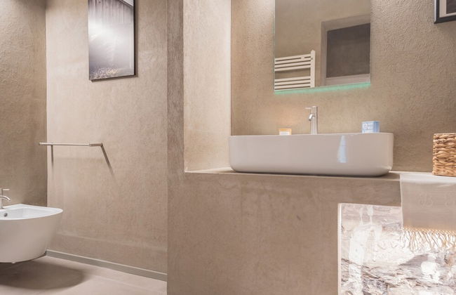 Urio s Castle Suites - Photo 8