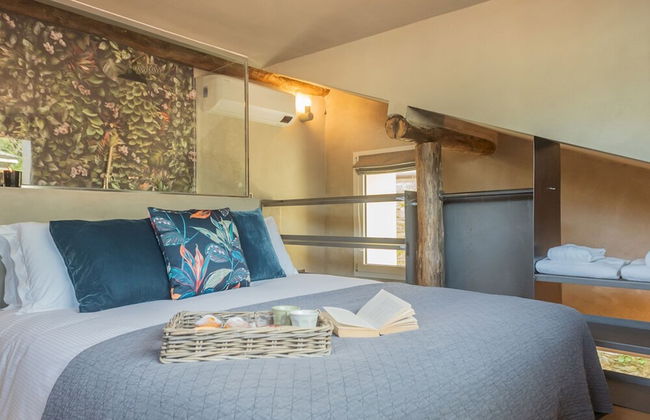 Urio s Castle Suites - Photo 2