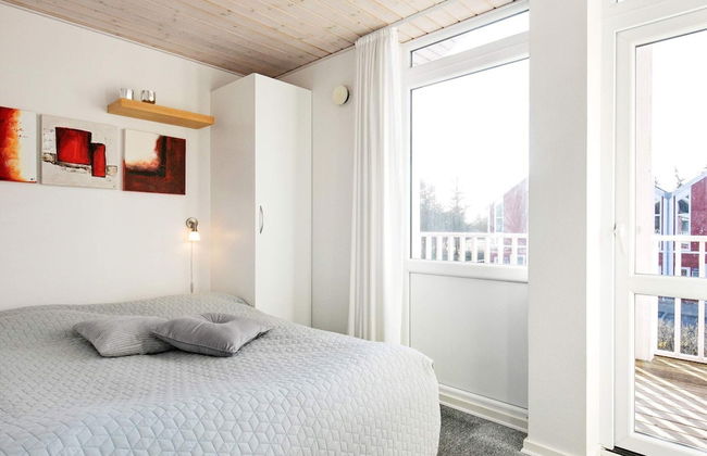 8 Person Holiday Home on a Holiday Park in Lokken - Foto 3