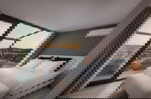Photo 10 - The Vouliagmeni Penthouse