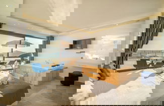 Photo 3 - Villa The Moon