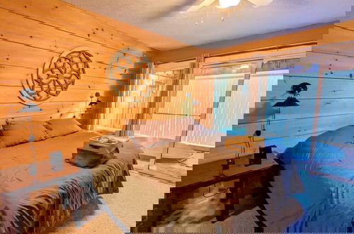 Foto 5 - Alpine Allure by Avantstay Indoor Hot Tub, Game Loft, Enclosed Deck