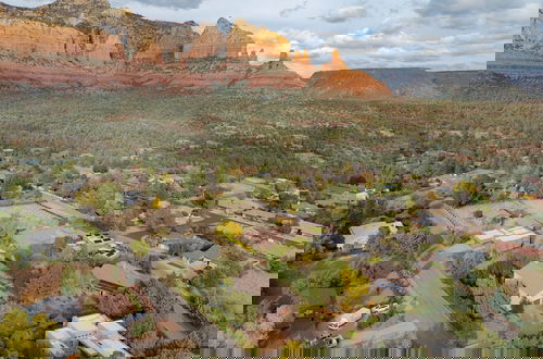 Foto 26 - Sedona Sunrise by Avantstay Majestic Red Rocks Views~walk to Jordan Trailhead~peloton Bike~hot Tub~wifi