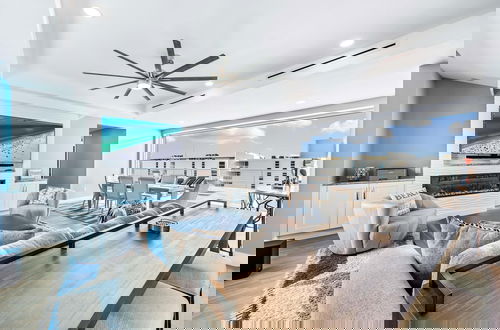 Foto 13 - Beach House Residence - Penthouse by Beachside Management