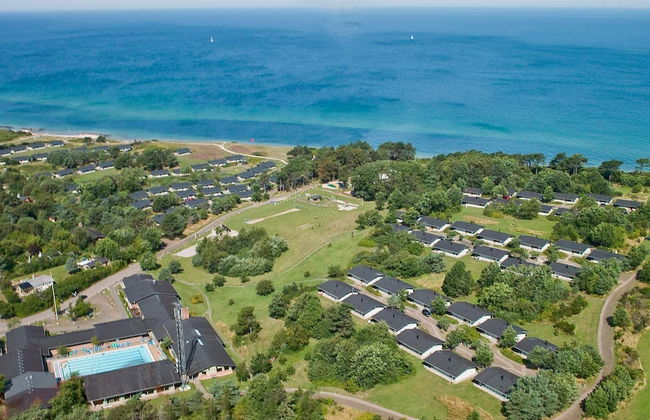 6 Person Holiday Home on a Holiday Park in Gilleleje - Foto 1