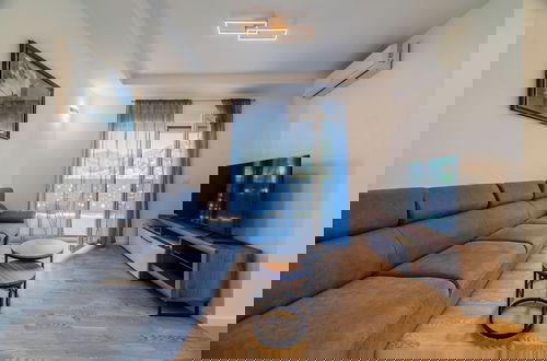 Foto 10 - Modern Apartment With Balcony And Garage