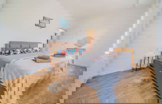 Foto 3 - Modern Apartment With Balcony And Garage