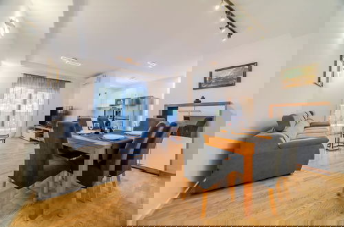 Foto 1 - Modern Apartment With Balcony And Garage
