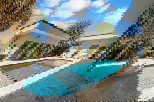 Foto 41 - Magical Oasis 6BR w Large Pool Gazebo Views