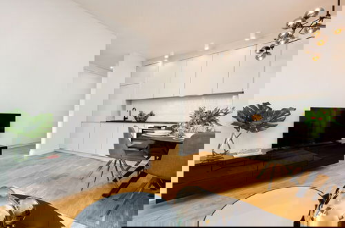 Foto 19 - Mennica Residence City Center by Renters