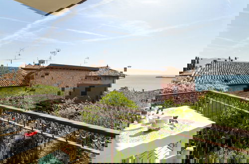 Foto 1 - Lukas Lake View & Parking Place