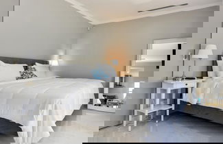 Foto 2 - NEW Modern Cozy Studio Walking Distance to Beach