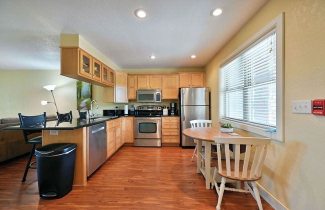 Unit 109 2 Bdrm/ 2 BA - Photo 9