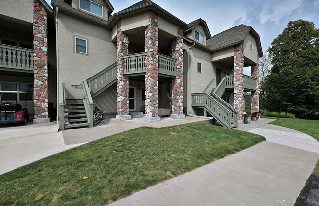 Unit 109 2 Bdrm/ 2 BA - Photo 1