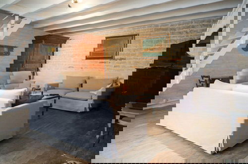 Foto 9 - Charming Holiday Home With Private Pool