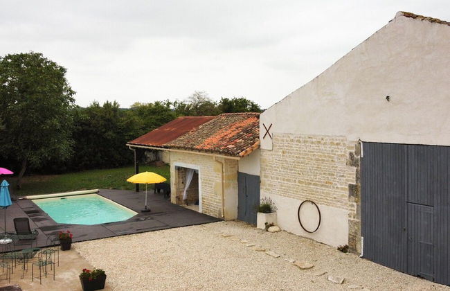 Holiday Home in Loubigne With Pool & Terrace - Foto 16