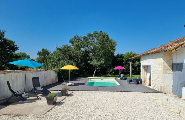 Holiday Home in Loubigne With Pool & Terrace - Foto 17