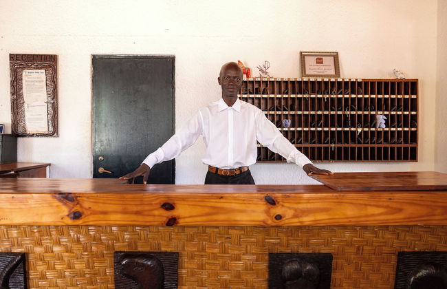 Bungalow Beach Hotel - Photo 2