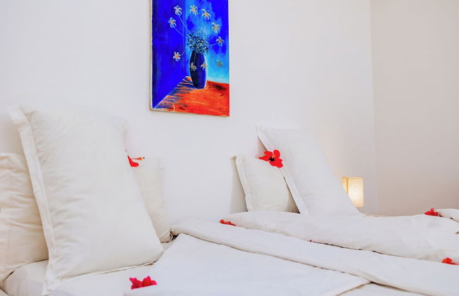 Bungalow Beach Hotel - Photo 6