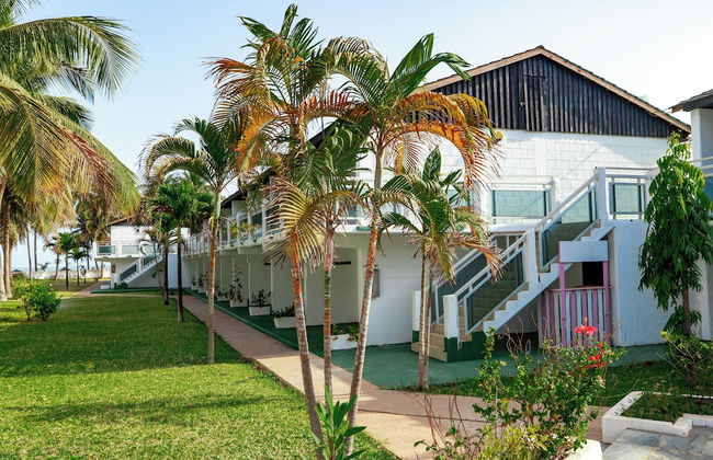 Bungalow Beach Hotel - Photo 20