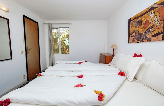Bungalow Beach Hotel - Photo 9
