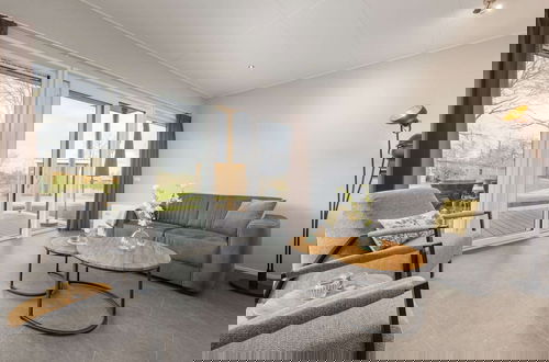 Foto 6 - Luxurious Lodge With Airco, Located Beside a Lake