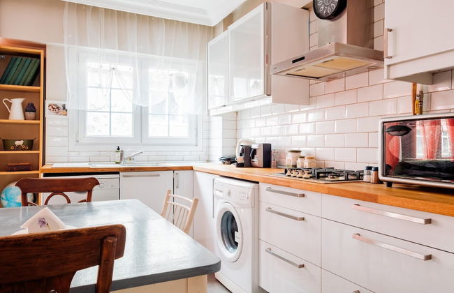 Lovely Flat w Balcony 5 min to Istiklal Ave - Foto 2