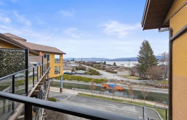 Beachfront Lakeview Condo at Barona - Foto 22