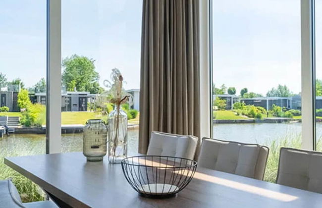 Chalet on the Water at the Beautiful Veluwemeer - Photo 21