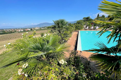 Foto 31 - Apt 3. Infinity Pool, Extensive Grounds With Shrubs + Flowers, Jacuzzi. Sleeps 4