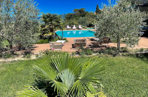 Foto 34 - Apt 5 - Wondrous Infinity Pool, Extensive Grounds in Spoleto. Sleeps 4