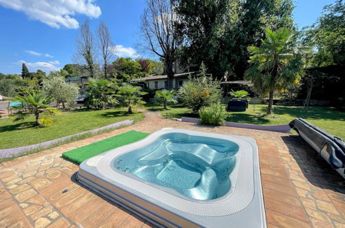 Photo 44 - Apt 3. Infinity Pool, Extensive Grounds With Shrubs + Flowers, Jacuzzi. Sleeps 4