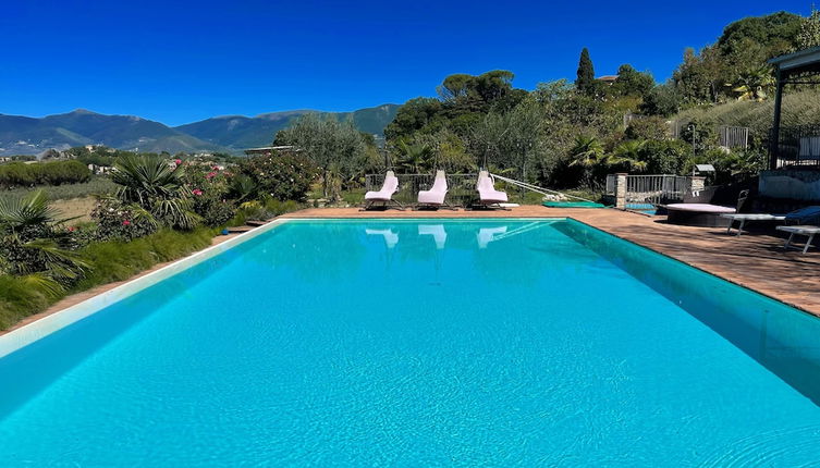 Foto 1 - Apt 3. Infinity Pool, Extensive Grounds With Shrubs + Flowers, Jacuzzi. Sleeps 4